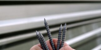 Jak mocować płyty OSB do betonu? Jak mocować płyty OSB do betonu?