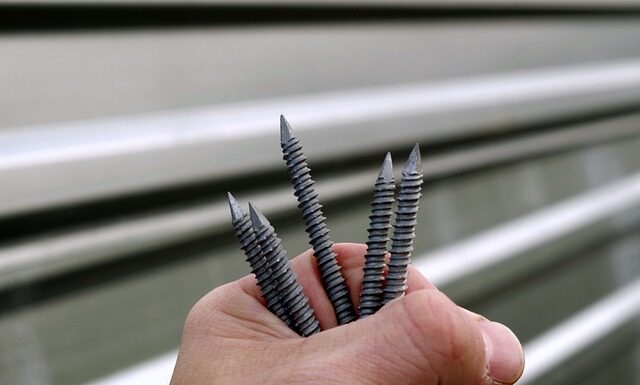 Jak mocować płyty OSB do betonu?