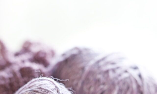 Co jest prostsze szydełko czy druty?