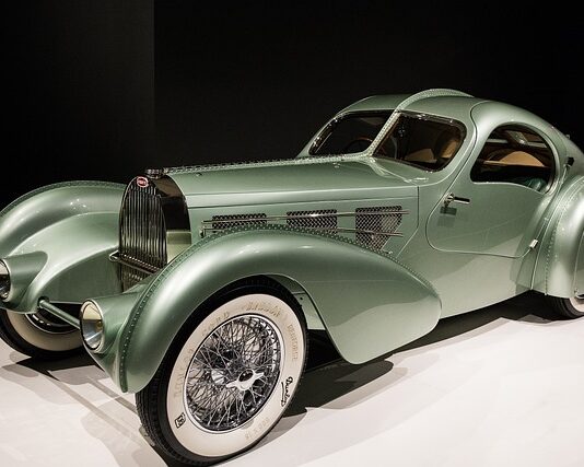 Ile kosztuje Bugatti Chiron w zł?