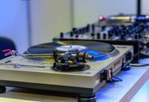 Co oznacza pomarańczowa kontrolka silnika? Co oznacza pomarańczowa kontrolka silnika?