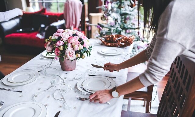 W jaki sposób nakryć stół do kawy i ciasta? W jaki sposób nakryć stół do kawy i ciasta?