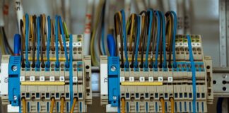 Gdzie są bezpieczniki w Citroen C3 Picasso?