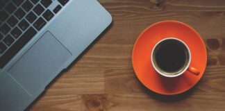 Jak nakrycie stołu bez obrusa?