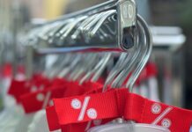 Co jest tańsze panele czy płytki?