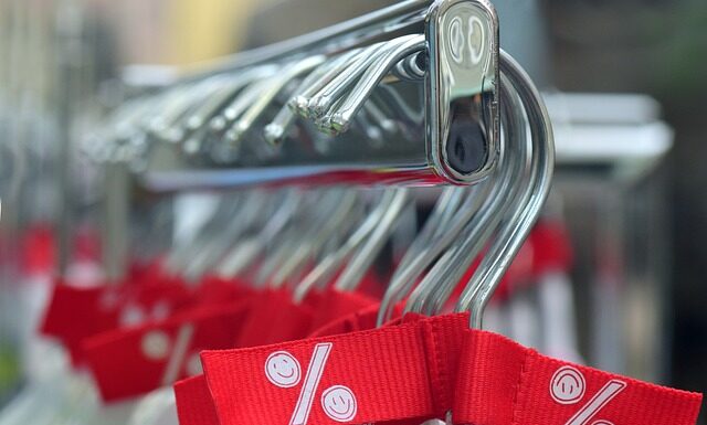 Co jest tańsze panele czy płytki? Co jest tańsze panele czy płytki?