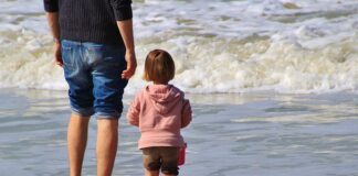 Jak długo może stać woda w butelce plastikowej? Jak długo może stać woda w butelce plastikowej?